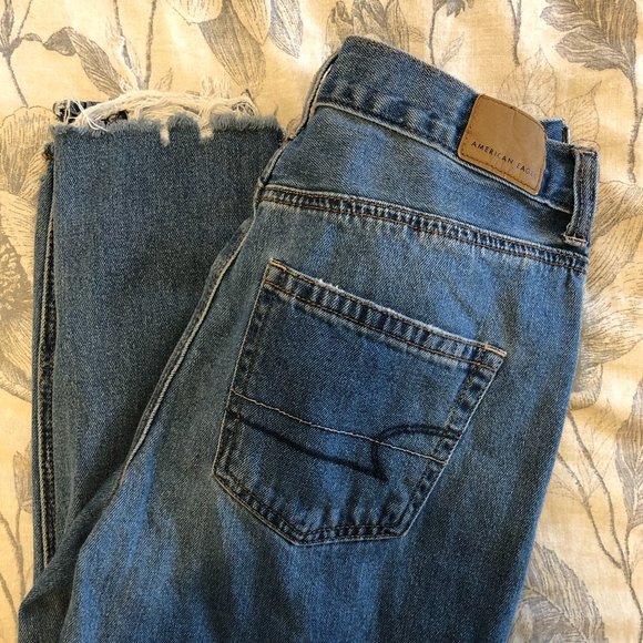Womens Size 4 American Eagle Mom jeans - Picture 1 of 9